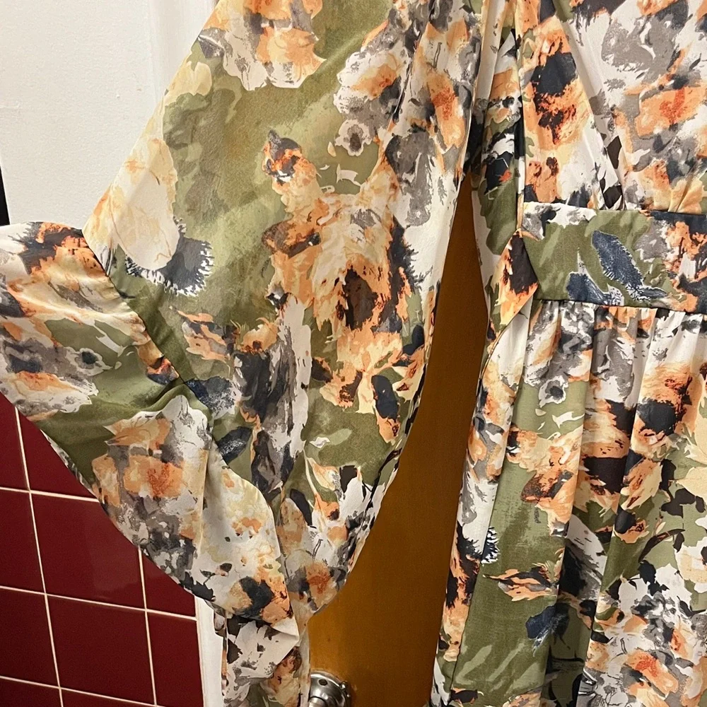 Betsey Johnson Bell Sleeve Floral Dress - Picture 5 of 10